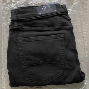 Hollister No Fade Taper Jeans - BNWT